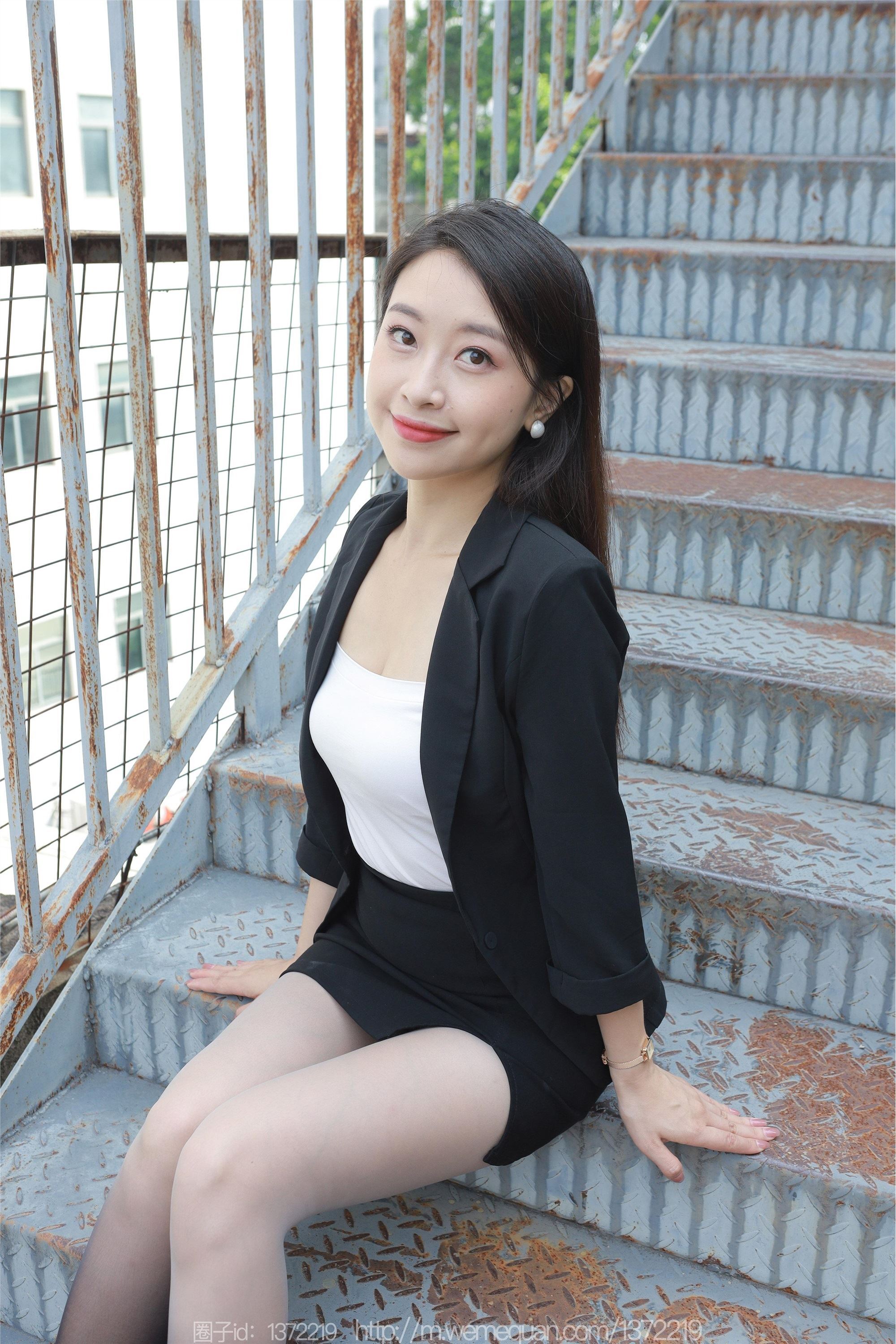 IESS异思趣向  2023.09.28 丝享家 1545 小婕《黑白灰渐变》